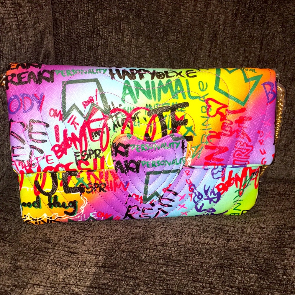 Graffiti Purse 🔥